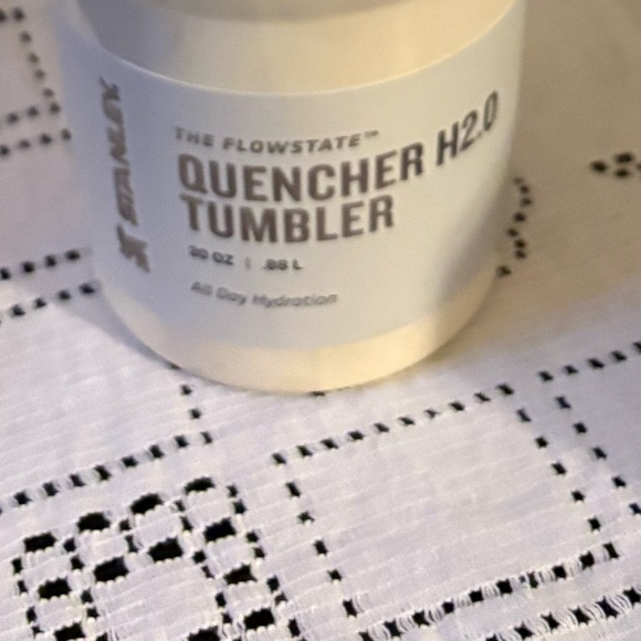 Stanley the flowstate quencher H2O tumbler, new in box, 30 ounces - Picture 3 of 6